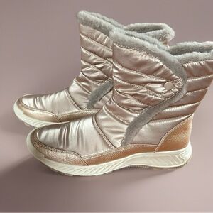 BareTraps Magic Snow Boots in Rose Gold Faux Fur Lining Women's Size 10